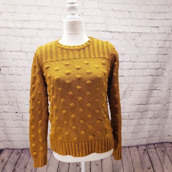 Vince Camuto Sweaters - Vince Camuto mustard sweater. Size small. Vince Camuto Sweaters - Vince Camuto mustard sweater. Size small.